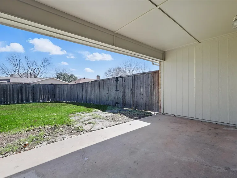 338 Edgewood Dr — Photo 25
