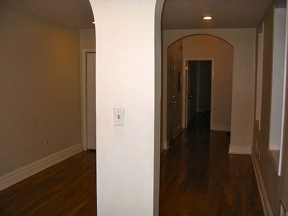 4th image of 729 S 22nd St #1