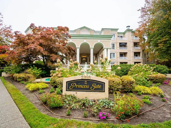 2995 Princess Cres #104, Coquitlam, BC V3B 7N1
