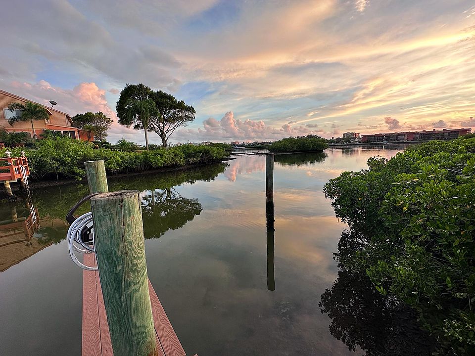 Dock with deeded slip