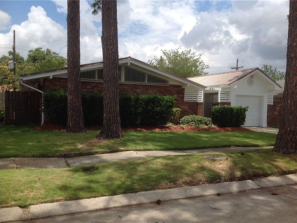 1st image of 1921 Green Oaks Dr