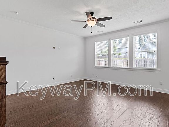 4th image of 946 Glenhaven Dr