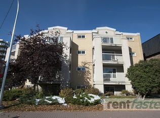 303 9a St NW #1, Calgary, AB T2N1T7