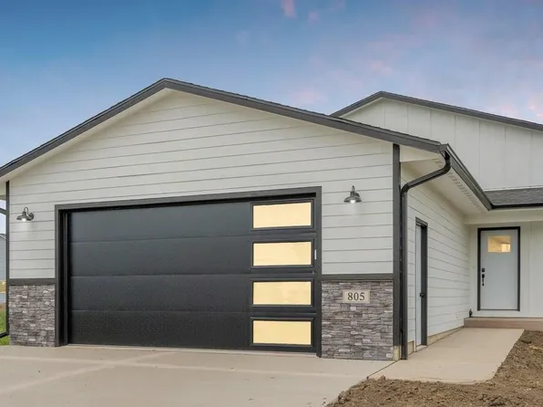 805 N Independent Ave, Lennox, SD 57039