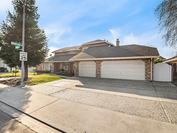 3rd image of 3913 Viader Dr