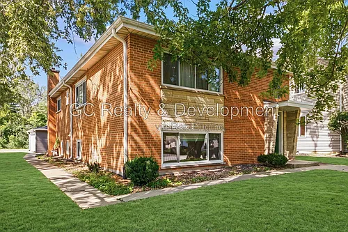 27W180 Cooley Ave #1 Photo 1