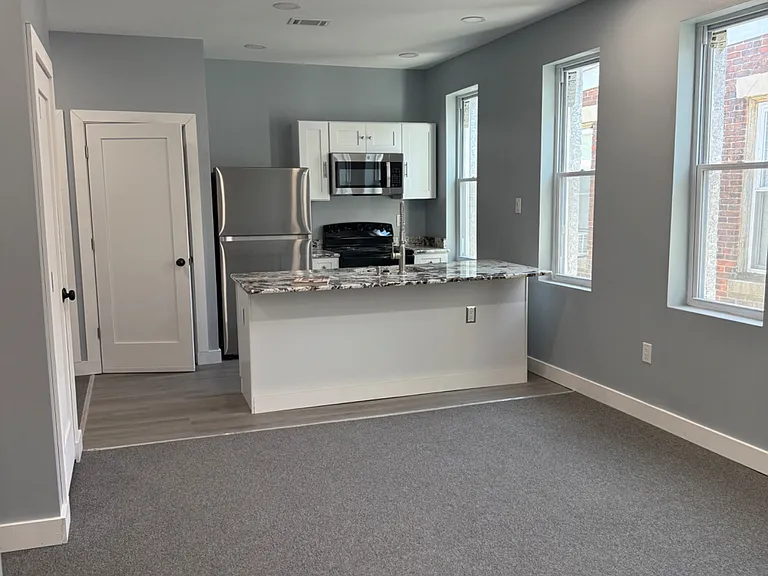 6040 Kingsessing Ave #2 — Photo 2