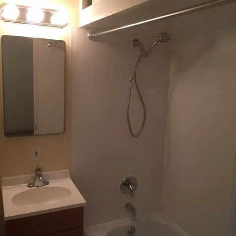 833 Avenue C #10 — Photo 6