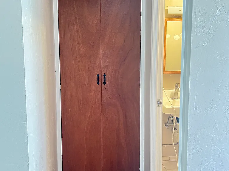 2467 Cleghorn St #2 — Photo 7