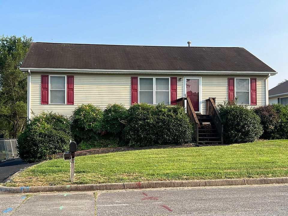 1st image of 905 Stokes Dr
