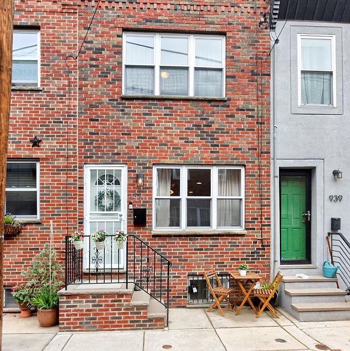 1st image of 941 Sigel St