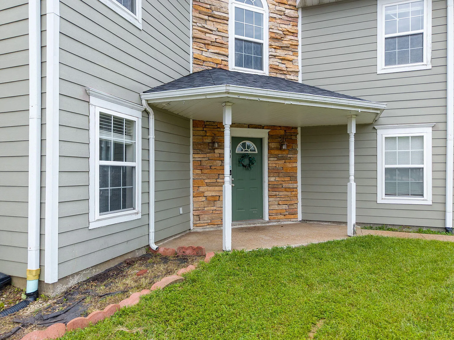 3 bed, 3.0 bath, $2,000 — Photo 3