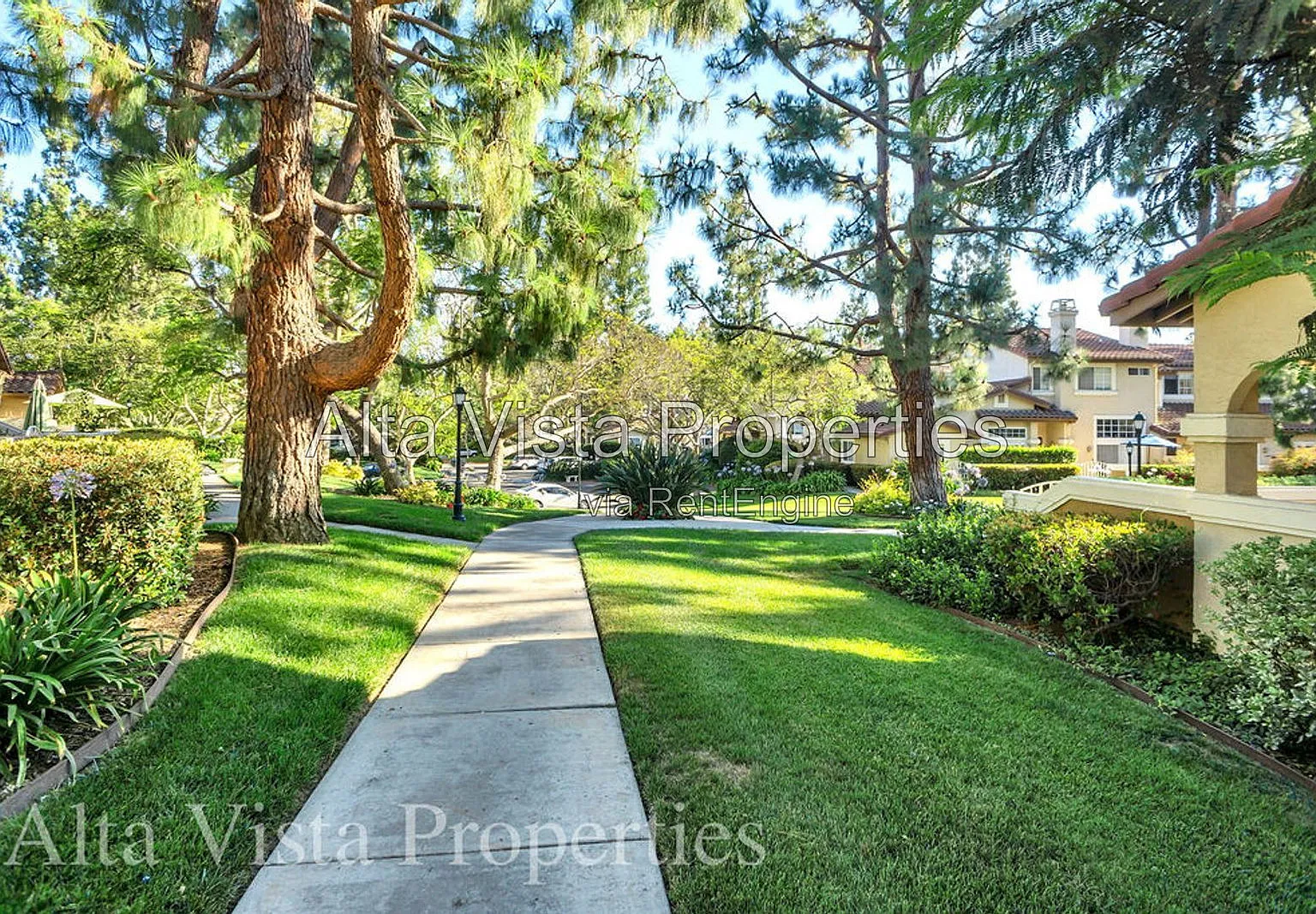 2 bed, 2.5 bath, 1691 sqft, $4,995 — Photo 4