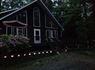 206 Doolan Rd, Dingmans Ferry, PA 18328