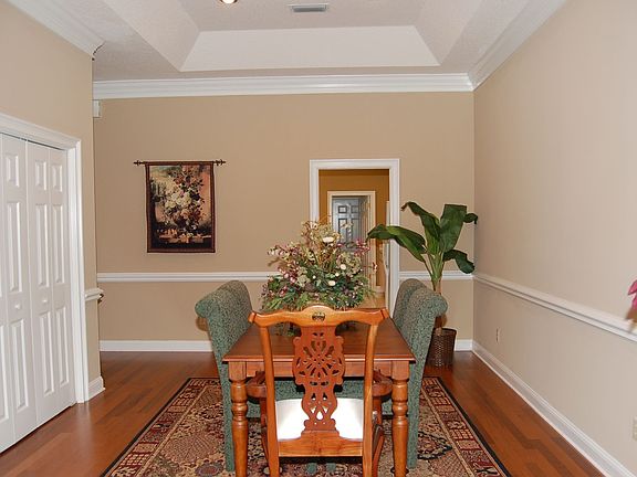 4th image of 193 Laurel Ln