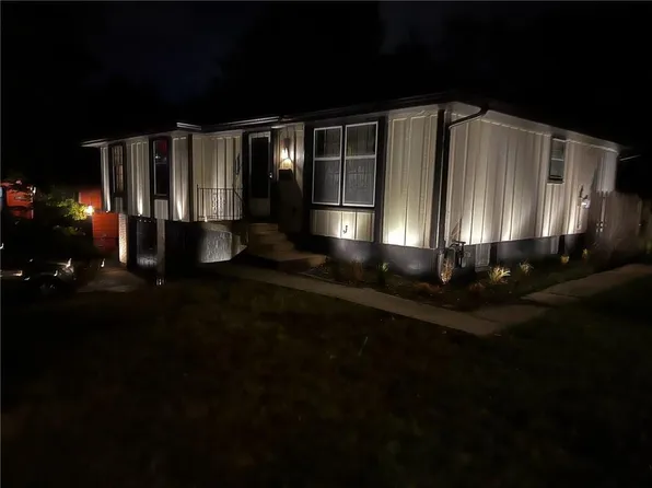 11149 Spring Valley Rd, Kansas City, MO 64134