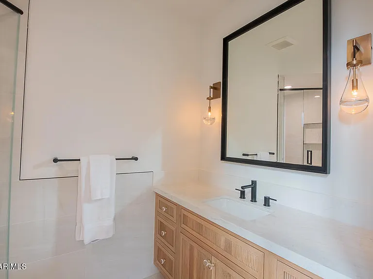 2390 Crombie Ct — Photo 36