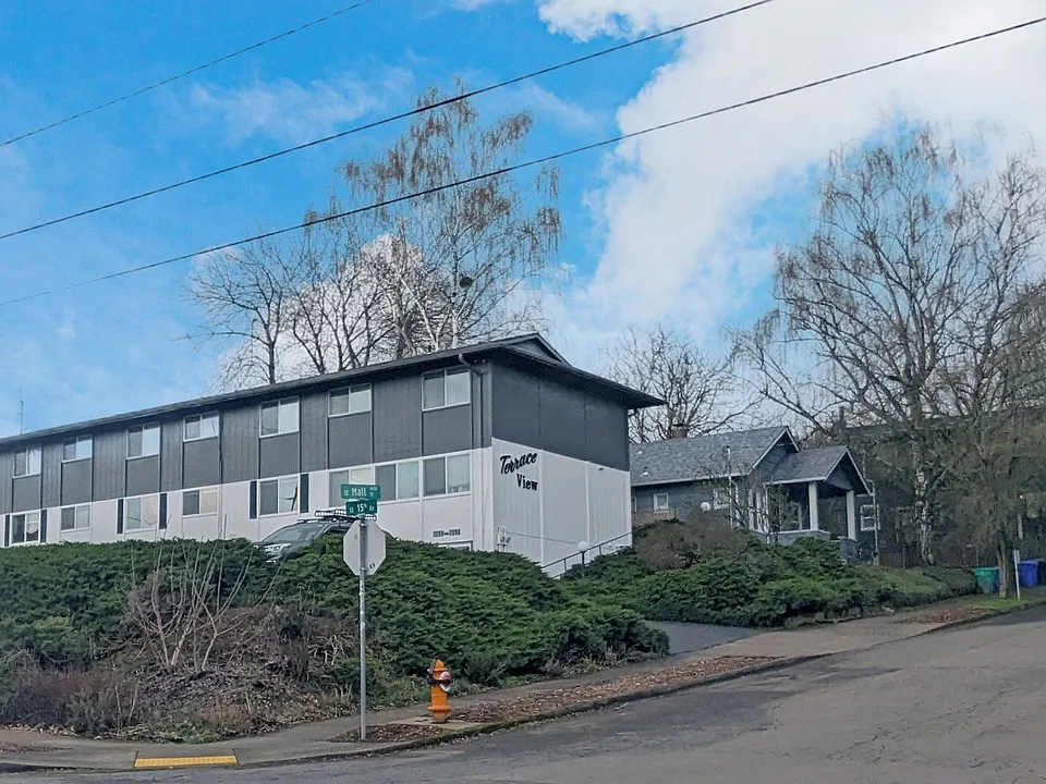 4405-4425 SE 15th Ave