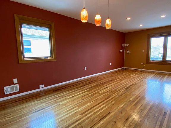 5th image of 38 Deserre Ave