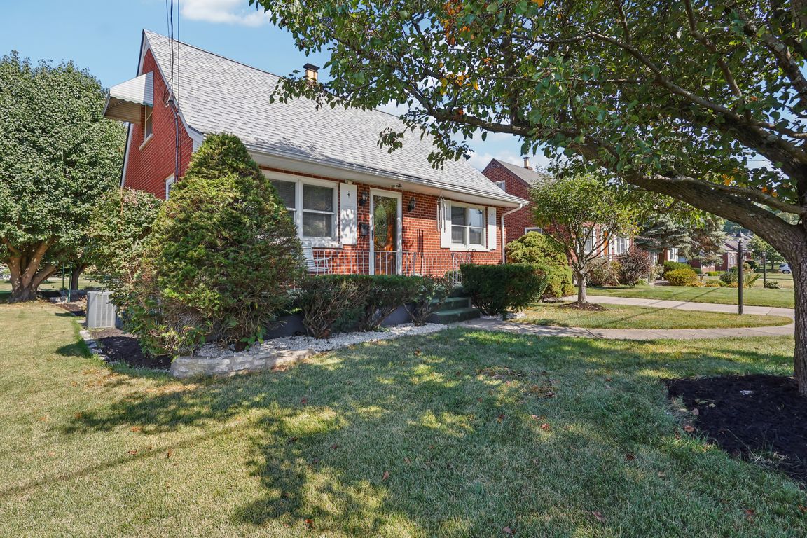 Van Deren Dr-S1609-004.jpg