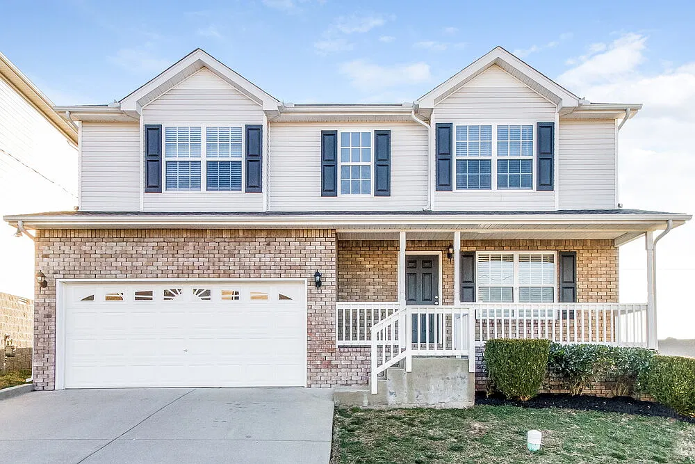 3 bed, 2.5 bath, 1623 sqft, $2,570 — Photo 1
