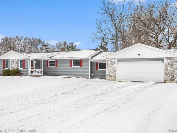 3451 Reamer Dr, Lapeer, MI 48446
