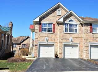 1252 Sarah Blvd, Vernon Hills, IL