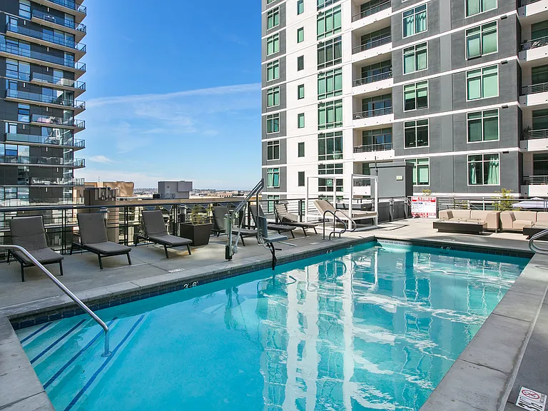 425 W Beech St #526 — Photo 30