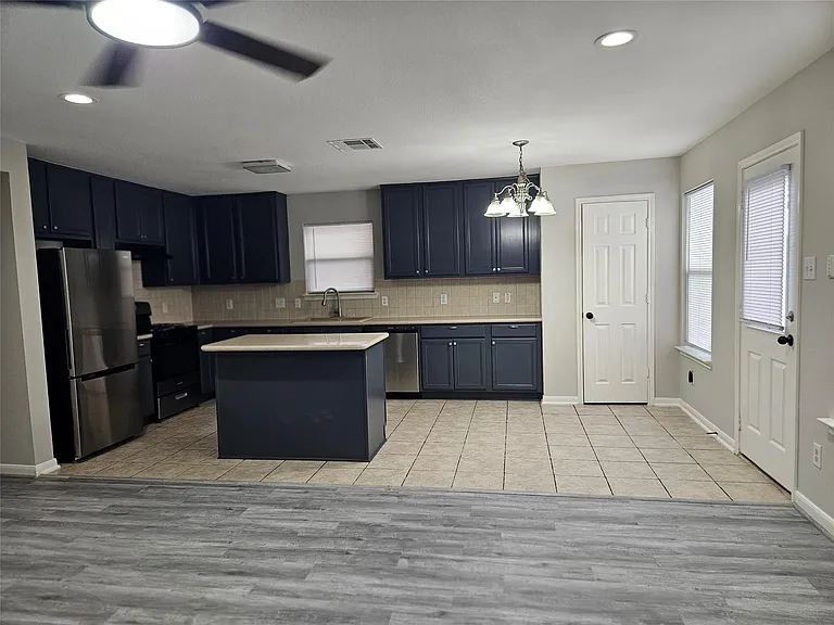 1130 Concord Pl — Photo 9