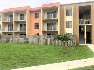 5201 Geneva Way APT 305, Doral, FL 33166