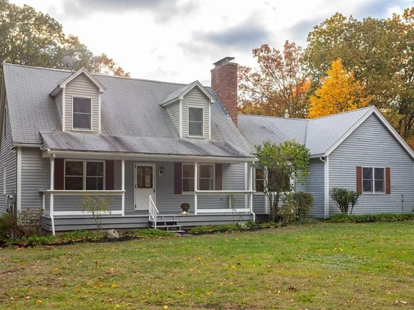 554 Flat Hill Rd, Lunenburg, MA 01462