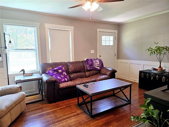 5th image of 606 W Forest St