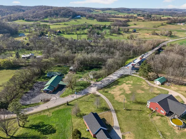 8294 Lawrenceburg Hwy, Mount Pleasant, TN 38474