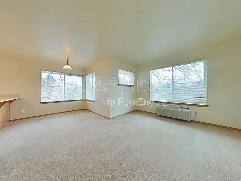 2960 NW Tyler Ave #301 — Photo 2