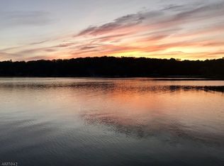 1189 Lakeside Dr E, Highland Lakes, NJ 07422