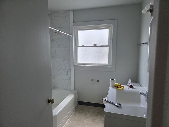 5th image of 3496 Franklin St