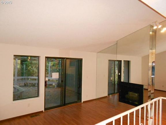 3rd image of 5719 NE Hazel Dell Ave APT G