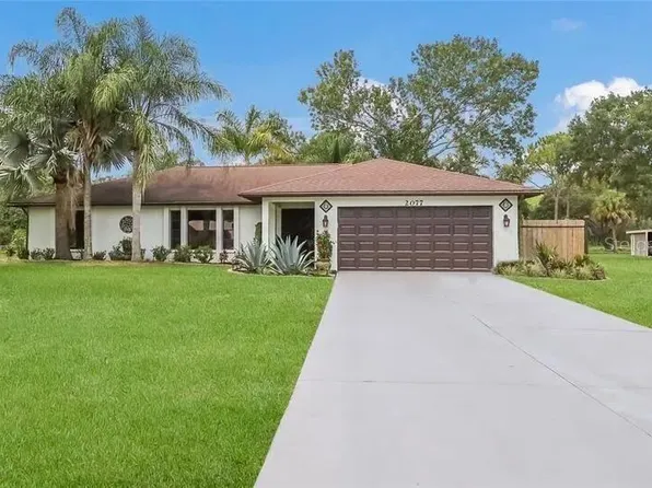 2077 Racimo Dr, Sarasota, FL 34240