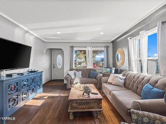 4th image of 1204 S 10th Ave