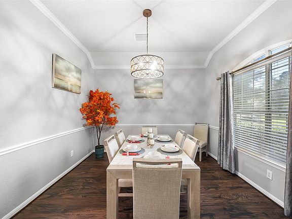 5th image of 6 W Prairie Dawn Cir