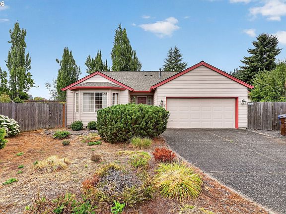 2nd image of 14674 SE Sterling Ct