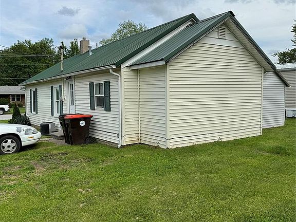 3rd image of 222 N Breckenridge Ave