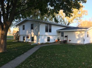 1502 Grand Ave, Emmetsburg, IA 50536