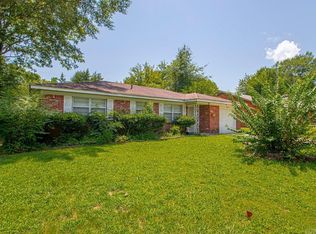 9003 Cloverhill Rd, Little Rock, AR 72205