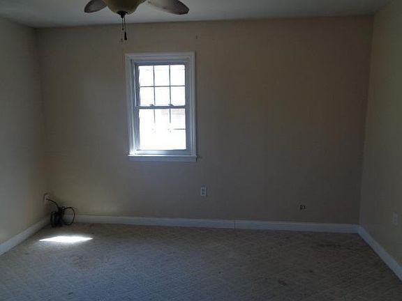 3rd image of 5856 Lynn St