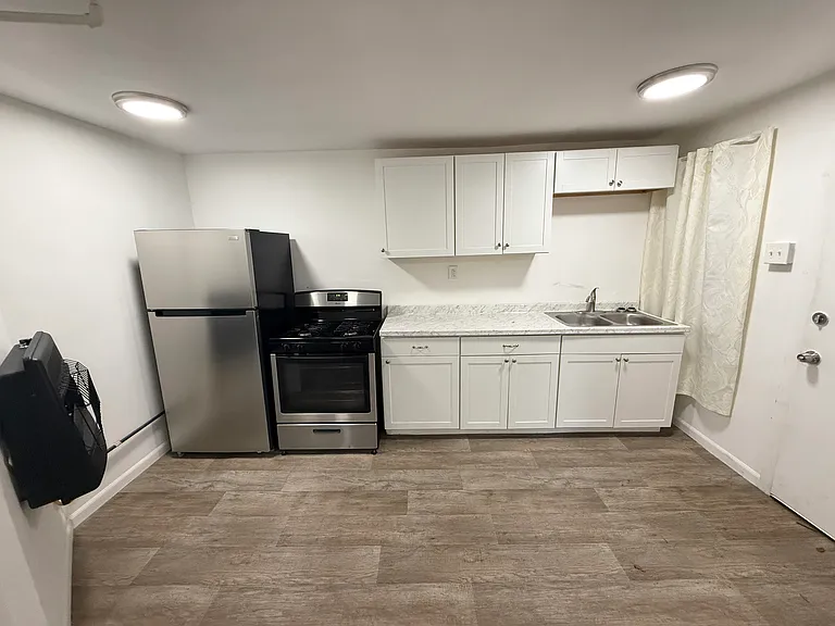 194 Main St #1R — Photo 1