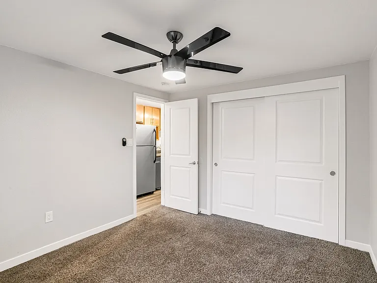 410 Delaware St — Photo 44
