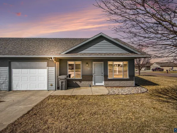 401 S Main Ave, Garretson, SD 57030