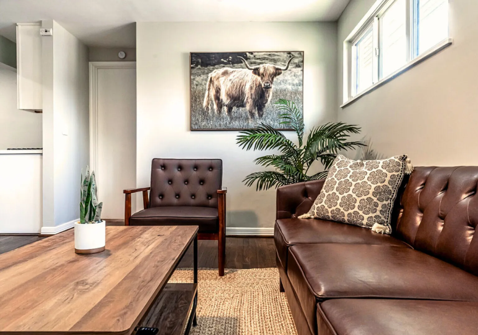 (14) Midtown Summer Sale: Save 10% Near Town — Photo 4