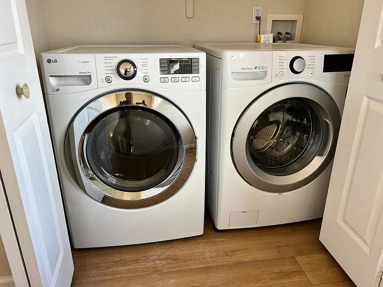 2070 Gonzaga Point — Photo 36